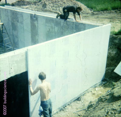 Photo_01: Exterior basement insulation